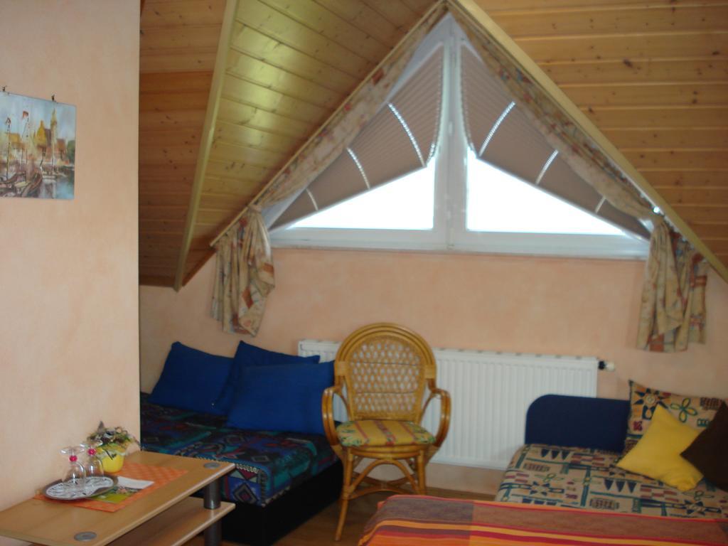 Ferienwohnungen - Gaestehaus Gertrud Moog- รูสท์ ภายนอก รูปภาพ