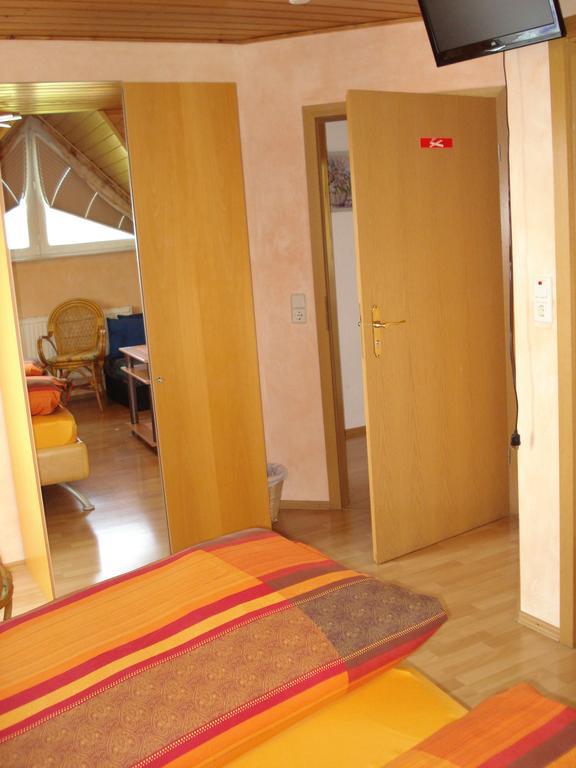 Ferienwohnungen - Gaestehaus Gertrud Moog- รูสท์ ภายนอก รูปภาพ